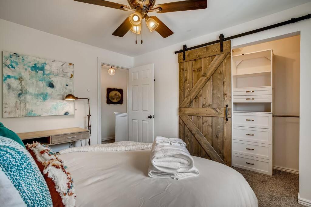 Family Townhome Near Mountains & Olde Town อาร์แวดา ภายนอก รูปภาพ